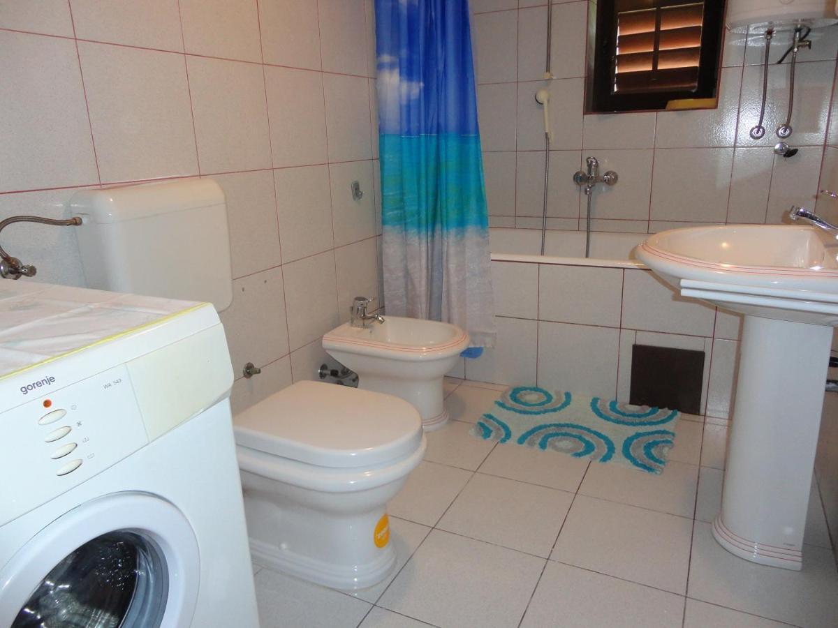 Apartman Lucijan Marusici  Esterno foto